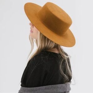 Gigi Pip Dahlia Boater Hat Brown Australian Wool Warm Brow Size 57 M/L Flat Brim